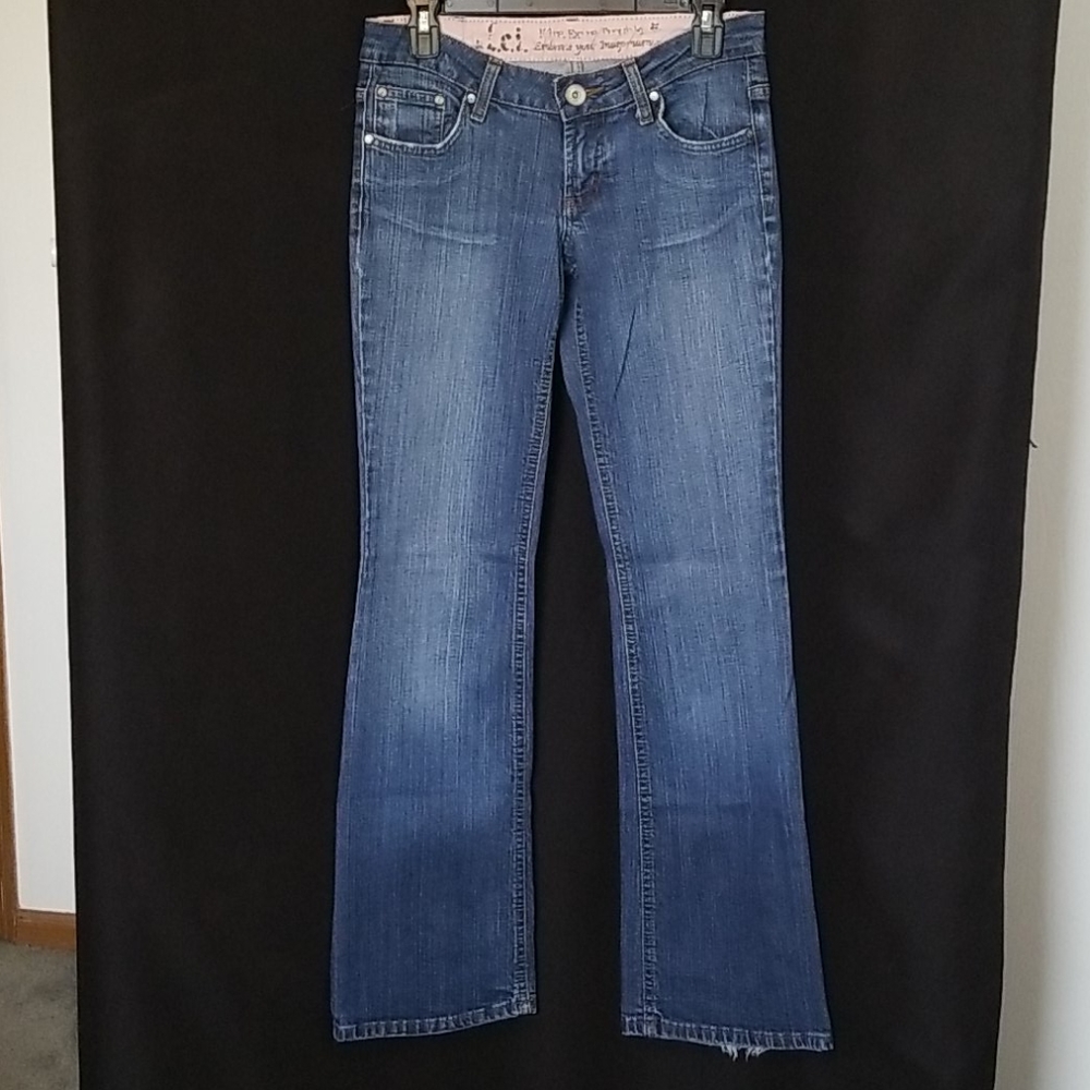 l.e.i. Size 5 Bootcut Jeans